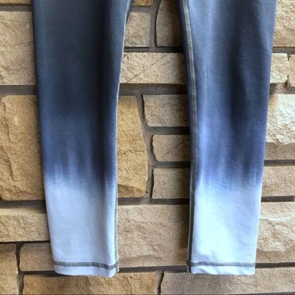 Vie Active Rockell Cropped Leggings Blue Ombre Large - Picture 5 of 8
